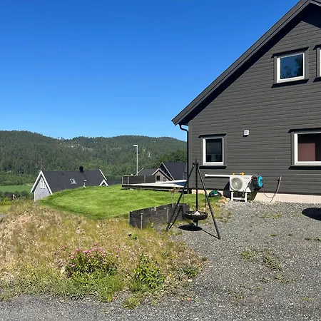 Holiday home Lintjonnveien
